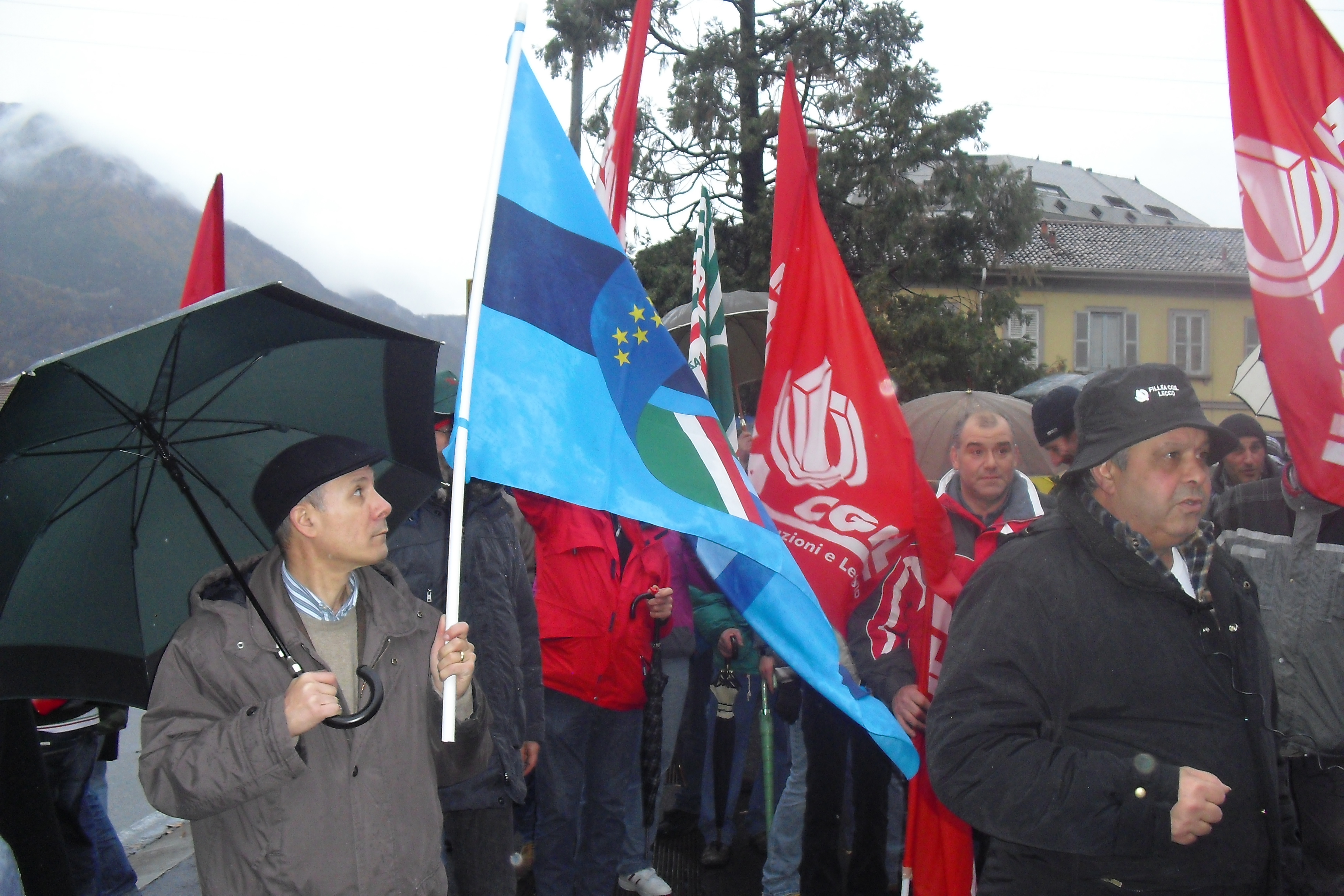 GRATTAROLA: LA PROTESTA DEI LAVORATORI ARRIVA DAVANTI ALLA PROVINCIA